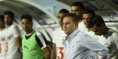 خالد جلال يعاقب حارس البنك النادي الاهلى بسبب مشادته مع أحمد ياسين