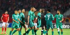 “ماركا” تتهكم على حكـم مباراه الاهلي والرجاء: يريد الي نظارات