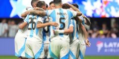 لماذا ارتدى لاعبو الأرجنتين شارة ذراع بعلم بلادهم؟