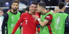 دموع رونالدو تحرق القلوب فى مباراة البرتغال وسلوفينيا