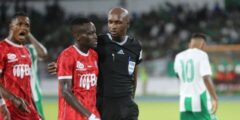 الاهلي طرابلس يتهم حكـم لقاء سيمبا التنزاني بعدم النزاهة